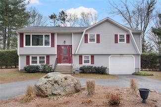 28 Chandler Dr, Coventry, RI 02816