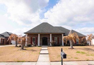 6549 Clark Plantation Dr, Gonzales, LA 70737