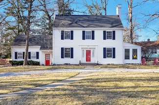 552 Ravine Dr, Valparaiso, IN 46385