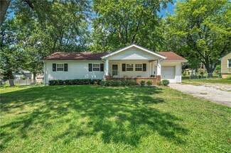 2516 Queen Ridge Dr, Independence, MO 64055