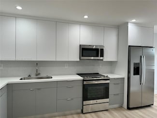 161 Bentley Dr Unit B, Miami Springs, FL 33166