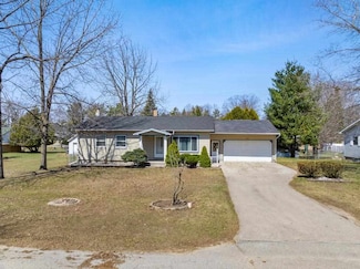 505 W Hurlbut St, Charlevoix, MI 49720