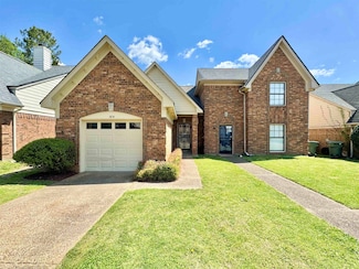 1614 Red Barn Dr, Cordova, TN 38016
