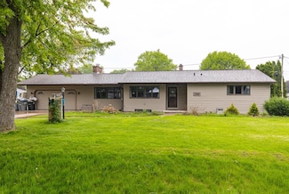 1400 Sunset Ln, Menasha, WI 54952