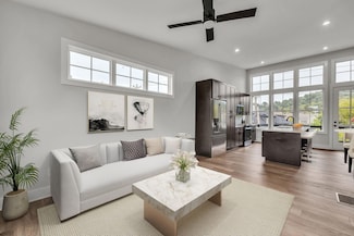 566 Pacesetter Place, Chattanooga, TN 37405