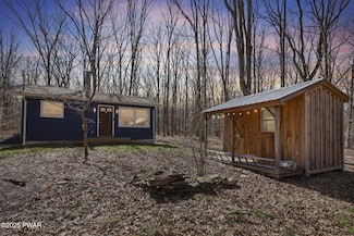 117 White Oaks Rd, Beach Lake, PA 18405