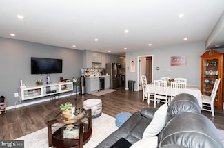 208 Park Terrace Ct SE Unit 53, Vienna, VA 22180