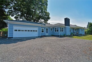 752 Metacom Ave, Bristol, RI 02809
