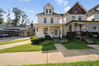 422 N 3rd St, Jeannette, PA 15644