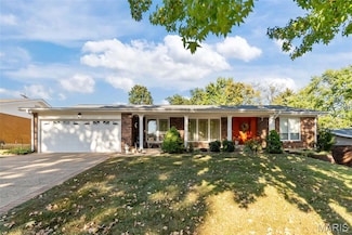 5228 Kings Park Dr, Saint Louis, MO 63129