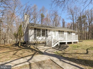416 Hemlock Ln, Bluemont, VA 20135