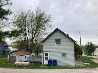 202 Scott St, Dixon, IA 52745