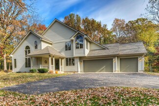 375 Southern Pacific Rd, Hudson, WI 54016