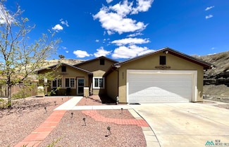 233 Crestwood Ct, Gallup, NM 87301