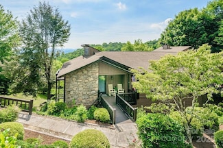153 Country Ridge Rd, Hendersonville, NC 28739