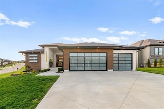 22530 W 87th Terrace, Lenexa, KS 66227