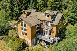 165 Baker Ranch Rd, Trinidad, CA 95570