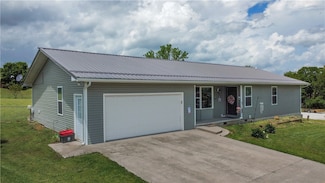 108 Clive St, Berryville, AR 72616