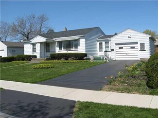 44 Ashwood Dr, Rochester, NY 14609
