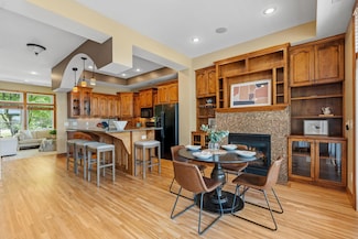 326 E Travelers Trail, Burnsville, MN 55337