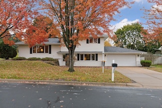 2329 Explorer Ct, Burnsville, MN 55337