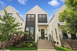 4411 W Waveland Ave, Chicago, IL 60641