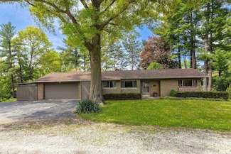 4 Cottonwood Ln, Colona, IL 61241