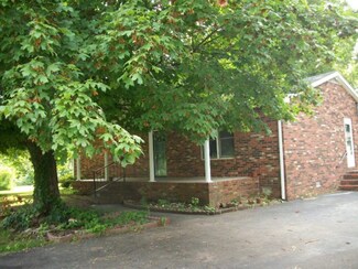 113 Flat Creek St, Mortons Gap, KY 42440