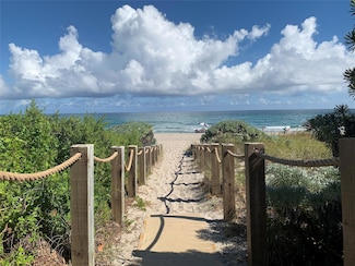 930 Osceola Dr Unit 2, Boca Raton, FL 33432