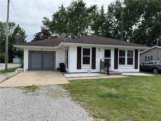 102 W Adams St, Toledo, IL 62468