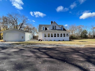 201 S 3rd St Unit 1, Divernon, IL 62530