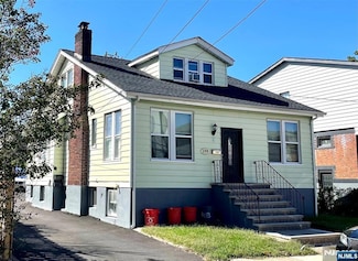 208 Wayne Ave, Cliffside Park, NJ 07010