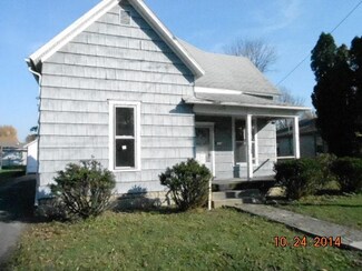 304 N Sycamore St, Gaston, IN 47342