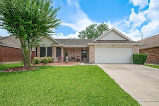 2738 N Larkspur Cir, Pearland, TX 77584
