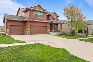 9733 Hazelwood Ave, Johnston, IA 50131