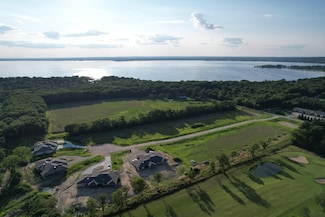 N888 Eagle Ridge Dr, Fort Atkinson, WI 53538