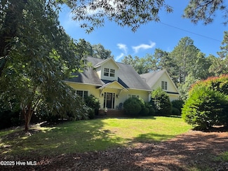 905 Sandavis Rd, Southern Pines, NC 28387