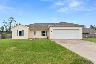831 Isabella St, Sulphur, LA 70663