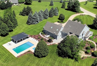 5021 Sherwood Ct, Burlington, WI 53105