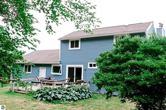4418 Foxfire Dr, Traverse City, MI 49684