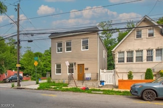 100 S Devine St, Newark, NJ 07106