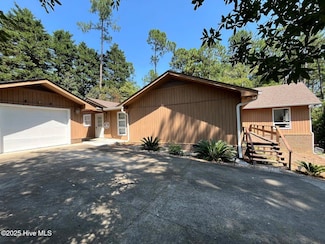 7 Ash Ct, Pinehurst, NC 28374