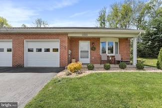 17915 Sand Wedge Dr, Hagerstown, MD 21740