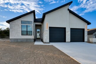 117 William Woods, Blanco, TX 78606