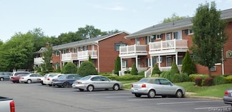 125 Terryville Rd Unit 10B, Port Jefferson Station, NY 11776