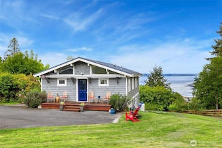 8214 Nob Rd, Clinton, WA 98236