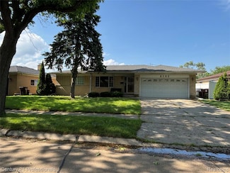 8105 Busch, Center Line, MI 48015