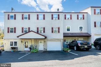 4 Berger Ln, Schwenksville, PA 19473