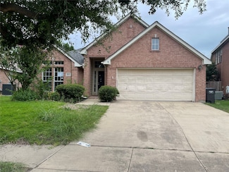 8013 Belladonna Dr, Fort Worth, TX 76123