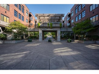 300 W 8th St Unit 419, Vancouver, WA 98660